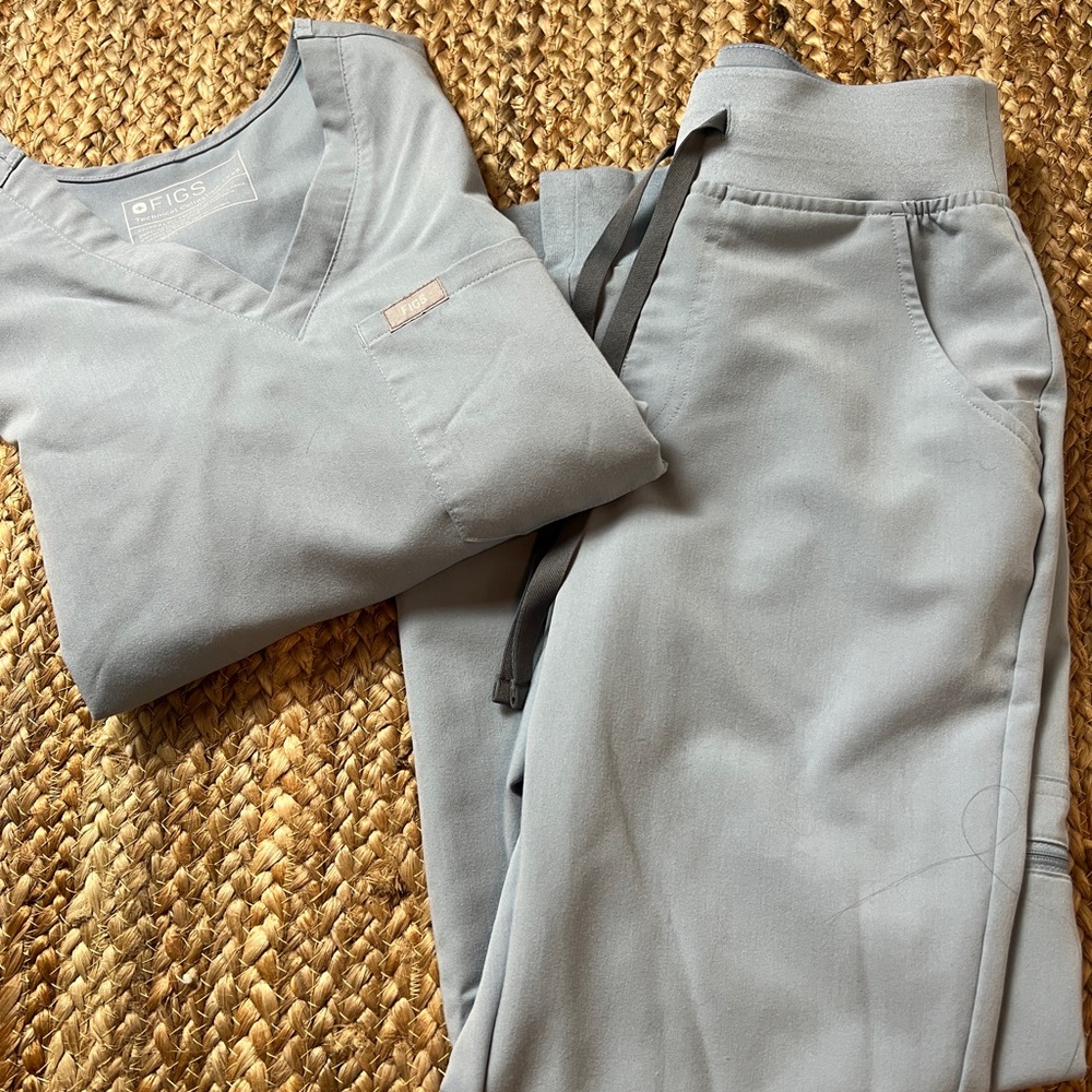 FIGS Scrubs - High Waisted Jamora Jogger + Catalina Top in Dusty Blue - XXS